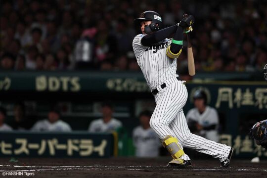 10月15日(水) 対DeNA戦
４回裏一死、森下は中前打で出塁しチーム初安打を記録
