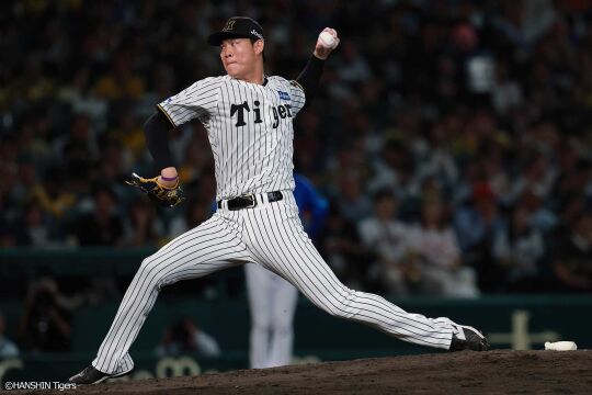 10月15日(水) 対DeNA戦
６回表、２番手・及川は走者を許すも無失点に抑える
