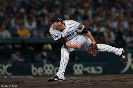 10月16日(木) 対DeNA戦
６回表、無安打無失点の好投を見せる２番手・畠
