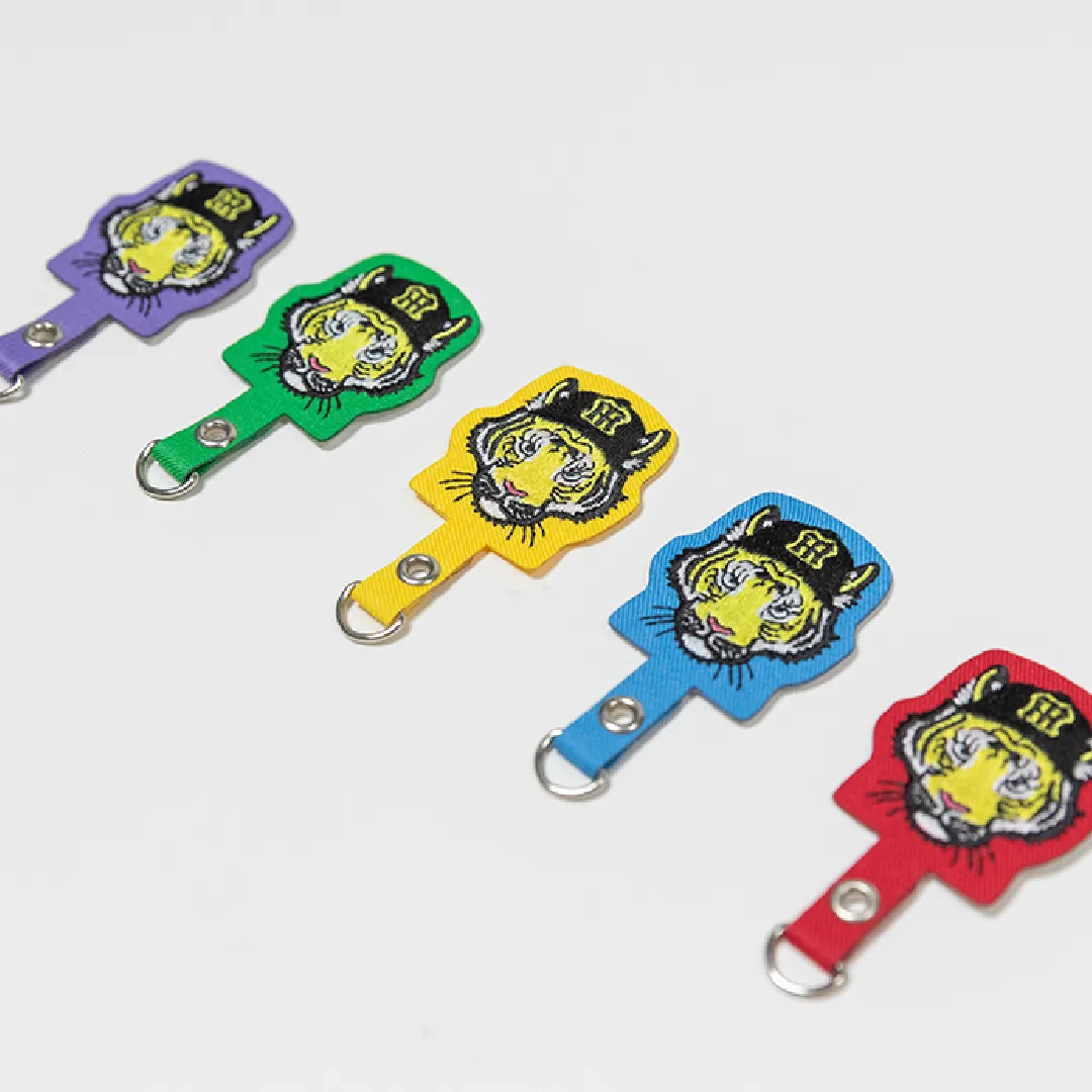 トラ刺繍フォンタブ